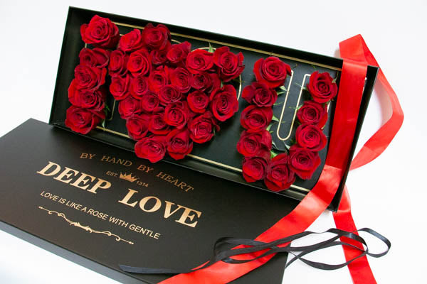 Valentines Flowers in a box delivery Miami - Red Roses Valentines delivery Hialeah 