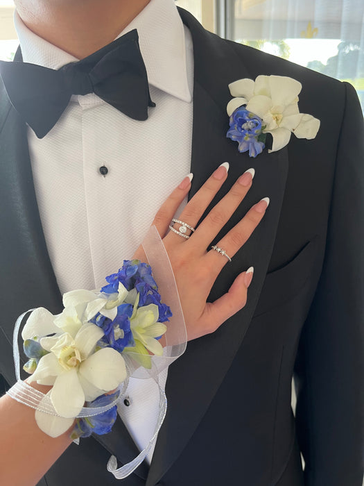 Prom corsage and boutoniere pair for young couples